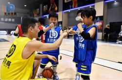 开云体育入口-篮球教练突发心脏病入院治疗的简单介绍