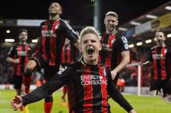 开云体育app-包含谢周三豪取比赛胜利，球场上的英雄的词条