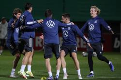 开云体育在线-德国俱乐部球队在比赛中展现出统治力