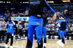 开云体育平台APP-勇士客场逆转爵士，克雷汤普森复出亮眼的简单介绍