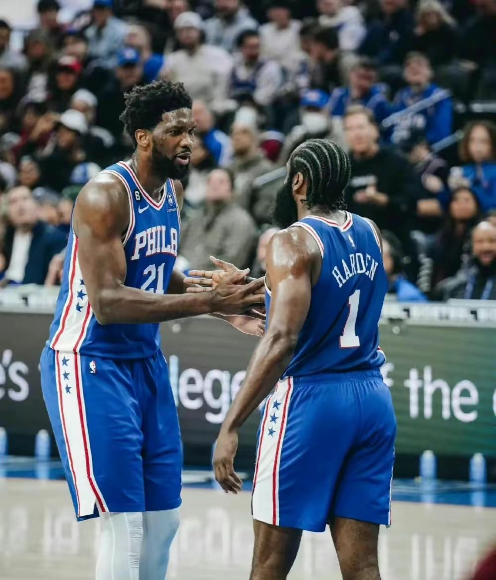 猛龙击败凯尔特人,伦纳德砍下30分,凯尔特人遭遇两连败 猛龙击败凯尔特人,伦纳德砍下30分,凯尔特人遭遇两连败