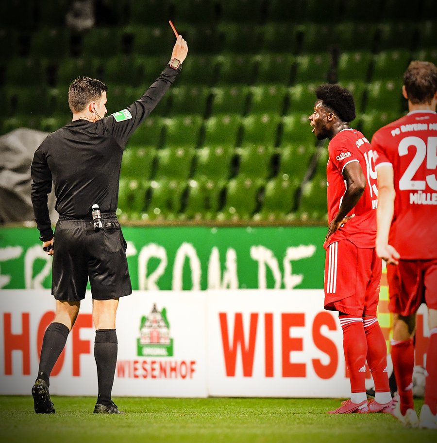 不莱梅大胜科隆，德甲榜首依旧稳如山岳